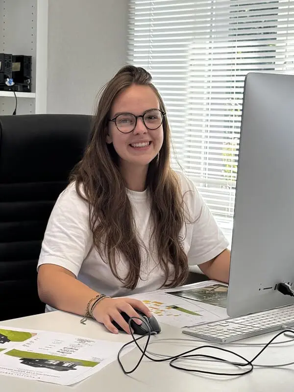 Lara KAUFFMANN a rejoint l'équipe le 1er septembre, elle prépare un bachelor de Designer en Architecture d'Intérieure sur 3 ans