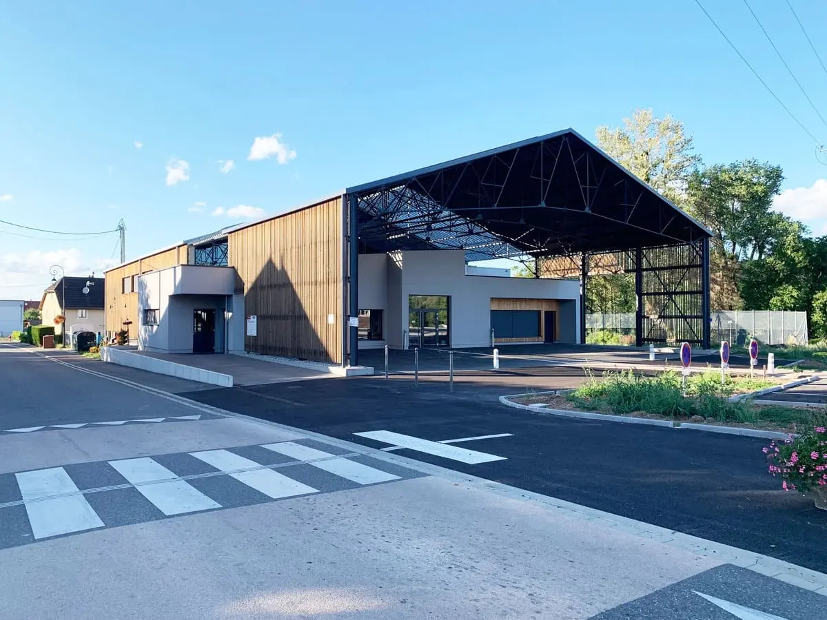 Rénovation et mise aux normes de la salle à FRIESEN - 02